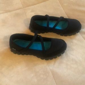 Only worn twice. Black Mary Jane Type Sketchers